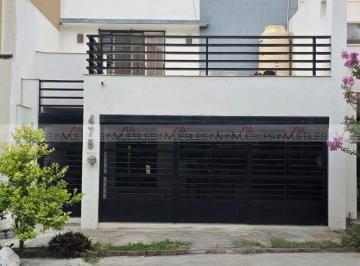 Casa · 193m² · 4 Recámaras · 2 Estacionamientos · Casa en Renta en Monterrey