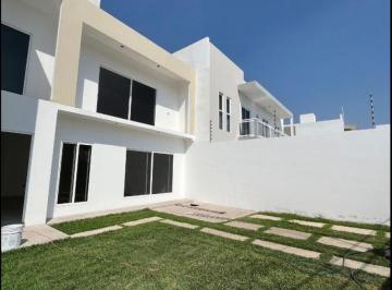 Casa de 4 habitaciones, Cuautla · Casa de 201 m² con 4 Recámaras en Venta en Peña Flores, Cuautla