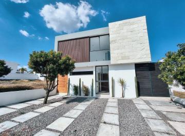 Casa de 4 habitaciones, Querétaro · Casa en Venta en Grand Juriquilla con 4 Recámaras y Jardín Amplio