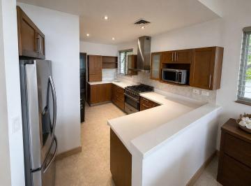 0975180a9a1512a3614b05d6fe013b4fb05a1e282c82b1fe141d1cdceb341a75 · Casa con Alberca en Venta o Renta – Villa Montaña