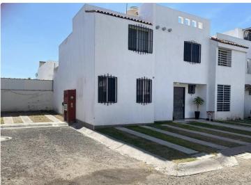 Casa de 3 habitaciones, Tlajomulco de Zúñiga · Casa en Venta en Fraccionamiento Altus Bosques Tlajomulco