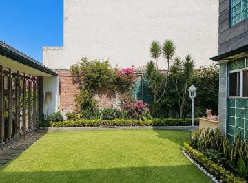 6ce487947ef6ec220323d65e193b01166376543da15e3230764e5cbe75667ed6 · Terreno Amplio en Zona Premium: Una Casa Para Rediseñar o Remodelar
