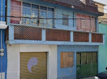 Casa de 5 habitaciones, Nezahualcóyotl · Casa en Venta en C. 5 177, Las Aguilas, 57900 Cdad. Nezahualcóyotl, Méx.