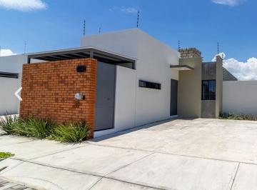 Casa de 3 habitaciones, Villa de Alvarez · Casa en Venta Nueva Fracc Ciudad Natura en Villa de Álvarez Colima Una Planta 3 Rec. 2 Baños