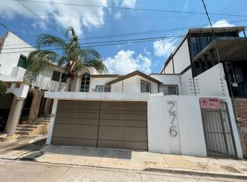 Casa de 3 habitaciones, Irapuato · Casa en Venta Jardines de San Antonio