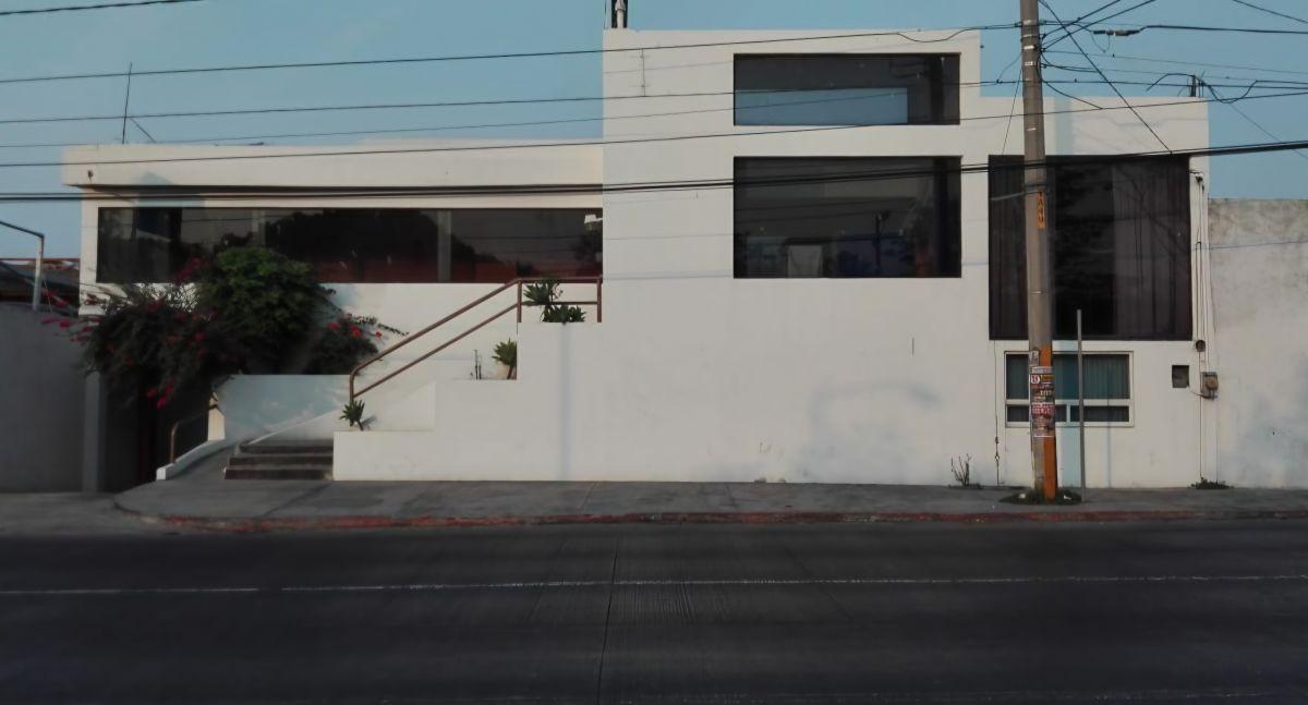 Building with License for Clinic, Located on Major Main Avenue