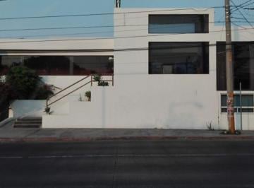 Edificio , Jiutepec · Edificio con Licencia Para Clínica, Sobre Importante Av Principal