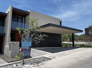 Casa de 3 habitaciones, Querétaro · Casa en Venta en Altozano Querétaro con Diseño Contemporáneo y Amplitud
