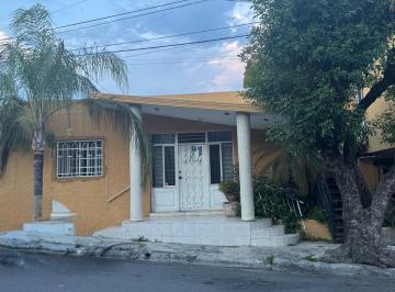 Casa · 463m² · 5 Recámaras · 1 Estacionamiento · Casa - Contry