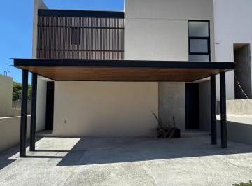 Casa de 4 habitaciones, Querétaro · Casa en Renta en Altozano, Roca