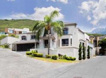 Casa en Venta de 3 habitaciones Residencial Chipinque · Residencial en Esquina, en Venta, Residencial Chipinque