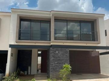 1 · Casa en Venta en Lomas del Molino II