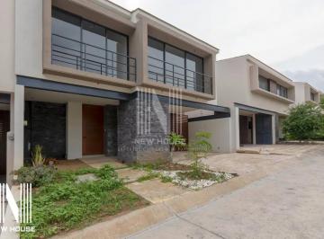 1 · Casa en Venta en Lomas del Molino II