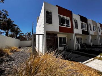 Casa de 3 habitaciones, Zapopan · Casa en Renta Fracc. Altus Quintas, por Juan Gil Preciado a Tesistán