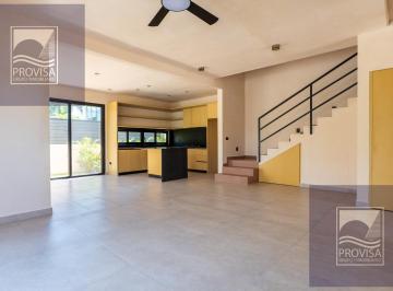 Casa · 215m² · 3 Recámaras · 3 Estacionamientos · Casa de 243 m² con 3 Recámaras en Venta en El Cielo