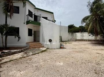 Terreno / Lote · 180m² · Terreno en Venta en Av 1 Sur Playa del Carmen
