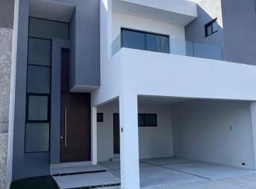 Casa · 237m² · 3 Recámaras · 2 Estacionamientos · Casa en Venta en Lomas de La Rioja