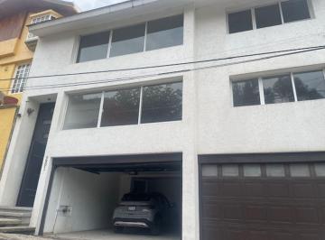 Casa de 4 habitaciones, Miguel Hidalgo · Casa en Venta Remodelada, en Calle Cerrada con Vigilancia en Lomas de La Reforma