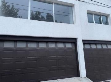 Casa de 4 habitaciones, Miguel Hidalgo · Casa en Venta Remodelada, en Calle Cerrada con Vigilancia en Lomas de La Reforma
