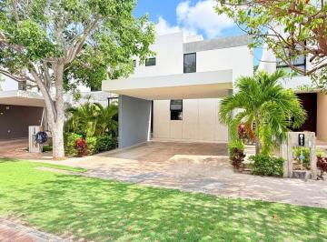 1 · Casa en Venta con 4 Habitaciones y Paneles Solares en Merida Yucatan