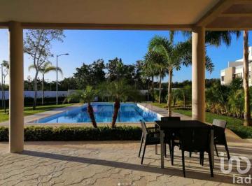 Casa · 120m² · 3 Recámaras · 2 Estacionamientos · Casa en Venta Cancún 3 Recamaras Jardines del Sur IV Alberca