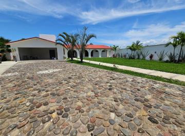 Casa de 4 habitaciones, Fortín · Venta Casa en Fortin, Veracruz de 1000 m² 1 Nivel con 4 Recámaras Distribuida con Amplios Espacios.