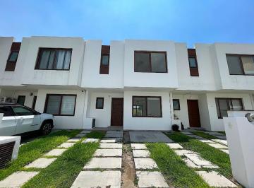 Casa de 3 habitaciones, Corregidora · Casa en Venta - Residencial Santa Fe - Queretaro - C2004