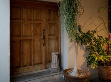 Casa de 3 habitaciones, Guadalajara · Casa con 3 Recámaras en Venta, con Recámara en Planta Baja, en Jardines del Country, Guadalajara
