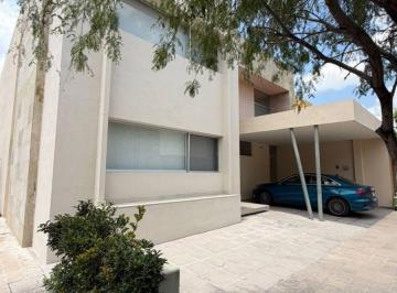 Casa de 3 habitaciones, Aguascalientes · Norte Barrio de Santigo Increible Residencia a Todo Lujo