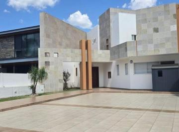 Casa en condominio de 3 habitaciones, León · Casa en Venta Club de Golf Los Naranjos