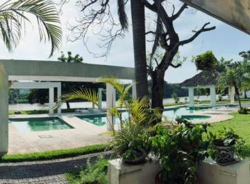 Casa en condominio de 3 habitaciones, Boca del Río · Casa en Venta de un Piso Frente Al Río Jamapa, con Jardín y Alberca en Fraccionamiento Privado.