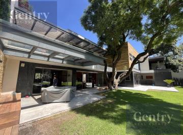 Casa · 1500m² · 3 Recámaras · 10 Estacionamientos · Majestuosa Residencia en Venta en Jardines de Pedregal