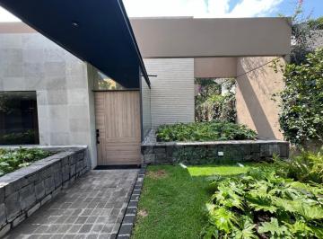 Casa · 500m² · 4 Recámaras · 4 Estacionamientos · Bosques de Las Lomas, Residencia Remodelada en Venta