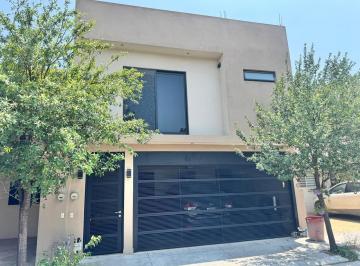 Casa · 195m² · 3 Recámaras · 2 Estacionamientos · Rmc Casa en Renta en Valterra Residencial Apodaca Nuevo Leon