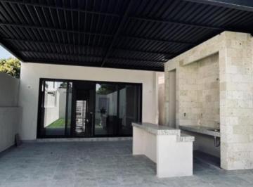 Casa · 343m² · 3 Recámaras · 2 Estacionamientos · Casa en Venta Calle Puebla, Col. Guadalupe, Tampico, Tam. Info. Cel.