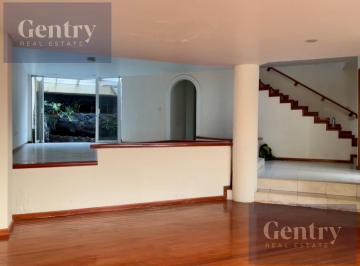 Casa · 575m² · 4 Recámaras · 3 Estacionamientos · Residencia en Venta Jardines en La Montaña