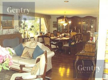 Casa · 650m² · 4 Recámaras · 4 Estacionamientos · Jardines en La Montaña, Residencia en Venta