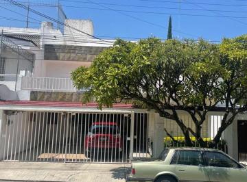 Casa uso de suelo de 4 habitaciones, Guadalajara · Casa Venta Uso de Suelo Comercial a un Costado Hospital San Javier
