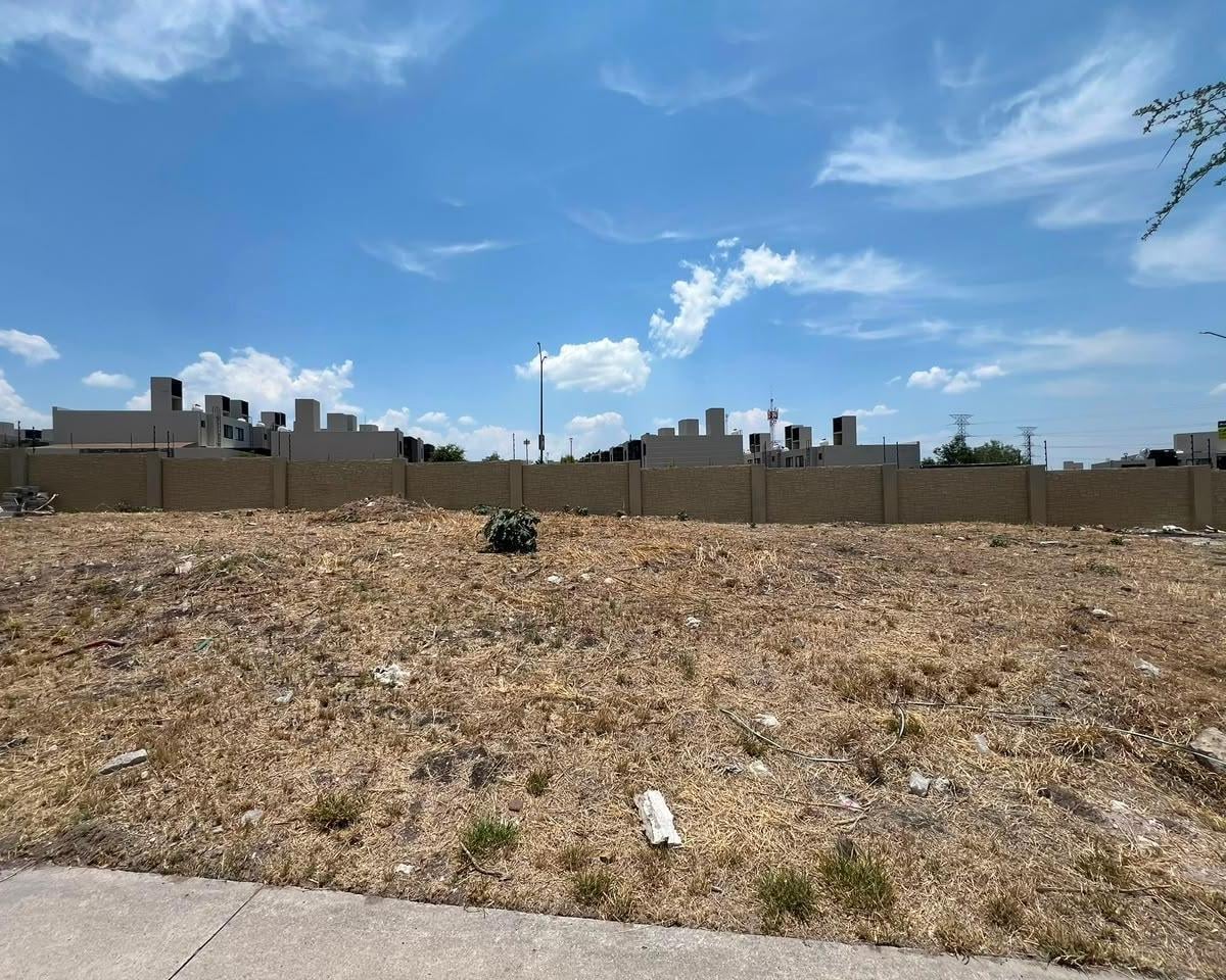 En Venta Terreno Plano Cerca de Libramiento Sur Poniente. - (4)