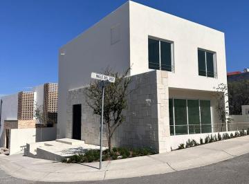 Casa en condominio · 217m² · 3 Recámaras · 3 Estacionamientos · Zibata Casa en Renta en Condominio Agave - (4)