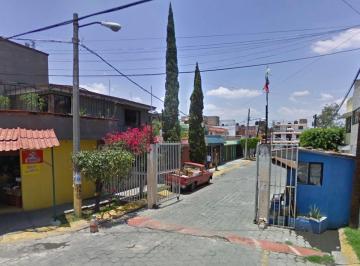 Casa de 3 habitaciones, Nezahualcóyotl · Casa en Venta en Bosques de Aragon, Cdad. Nezahualcóyotl, Estado de México Cl