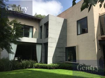 Casa · 1200m² · 4 Recámaras · 6 Estacionamientos · Exclusiva Residencia en El Club de Golf Santa Fe