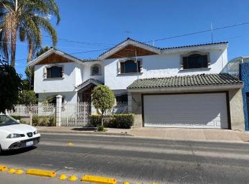 Casa de 5 habitaciones, León · Hermosa Casa en Venta