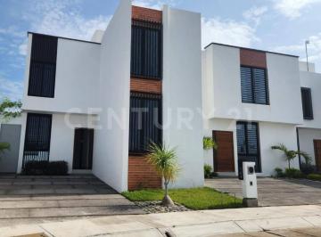 Casa · 135m² · 3 Recámaras · 1 Estacionamiento · Casa en Renta en Albaterra, Colima