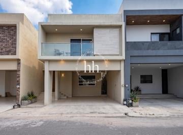 Casa · 256m² · 3 Recámaras · 2 Estacionamientos · Casa en Venta Cumbres Elite Al Poniente de Monterrey