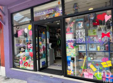 Local comercial · 120m² · Traspaso Tienda de Regalos Plaza Santa Teresa