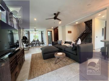 Casa · 400m² · 4 Recámaras · 2 Estacionamientos · Casa de 240 m² con 4 Recámaras en Venta en Selvamar