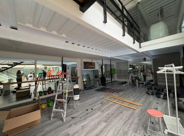 Local comercial , Miguel Hidalgo · Estupendo Local de 2 Niveles en Plaza Comercial de Polanco!