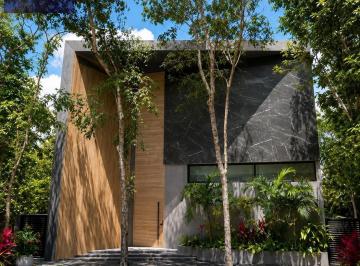 Casa · 420m² · 4 Recámaras · 3 Estacionamientos · Casa con 4 Recámaras en Venta en Selvamar