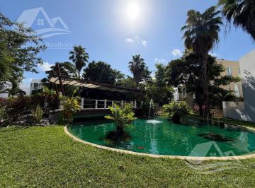 Terreno / Lote · 180m² · Terreno en Venta Aqua Cancun